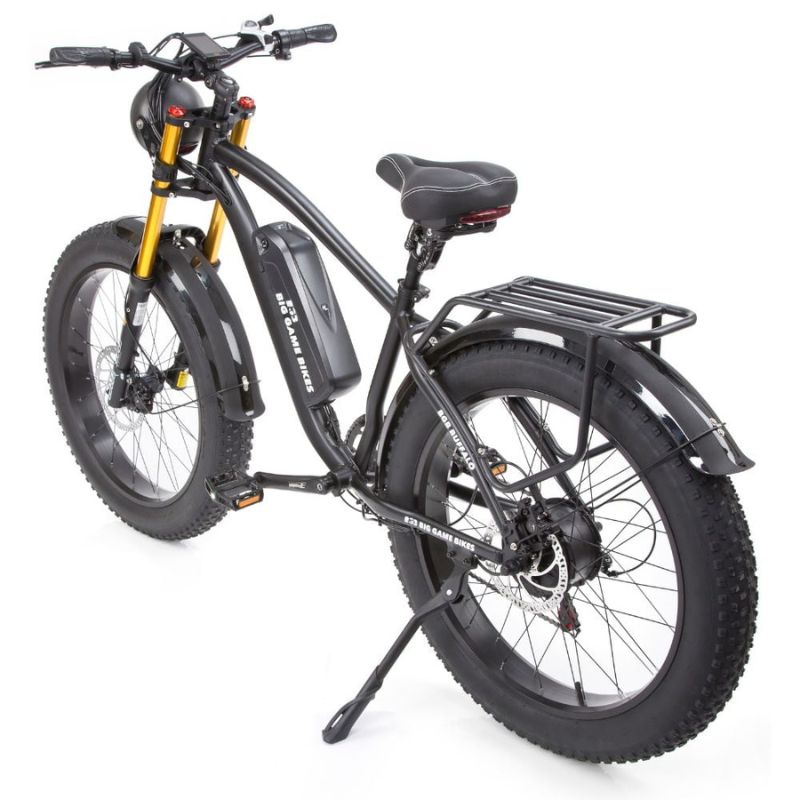 Display and handlebar view showing multi‑function colour screen and controls