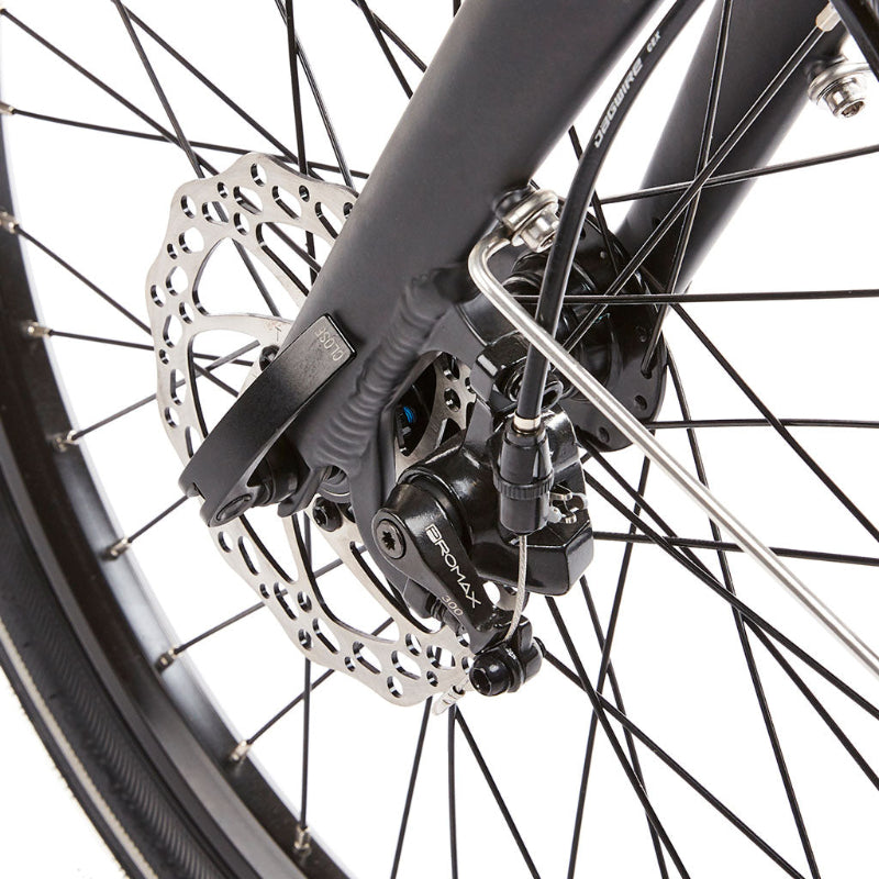 Close-up of wide comfort saddle – enhanced riding comfort